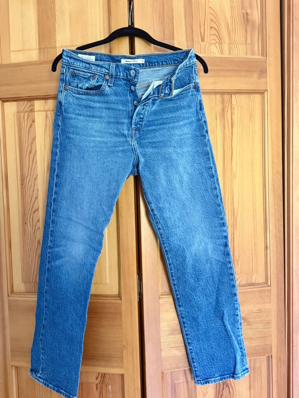 Levi’s Wedgie Straight Jeans (size 28)